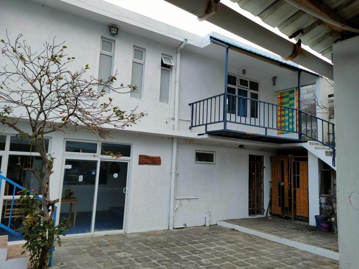 La Terrasse Hotel Port South East Luaran gambar