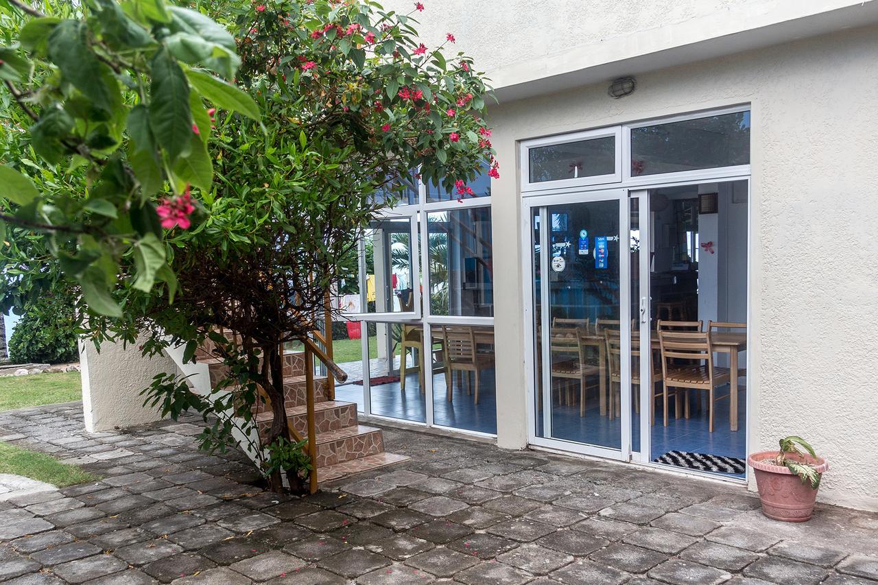La Terrasse Hotel Port South East Luaran gambar